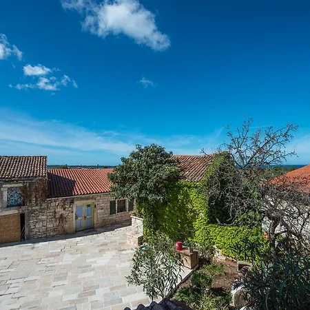 Vila Nikolina Villa Peroj
