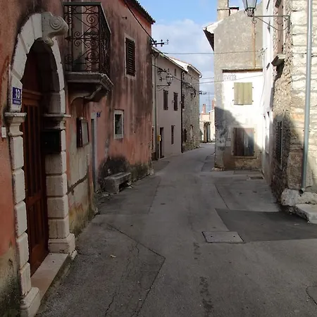 Vila Nikolina *