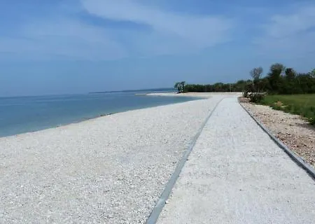 Vila Nikolina